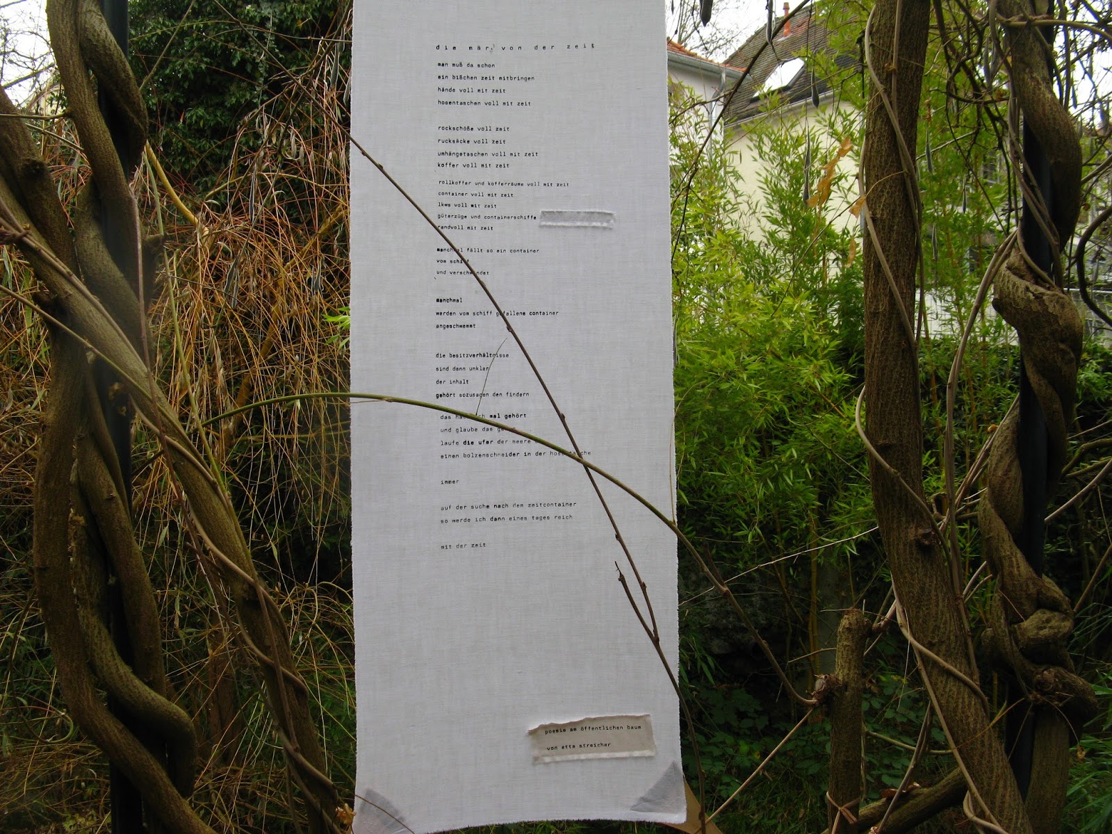 poesie am offentlichen baum