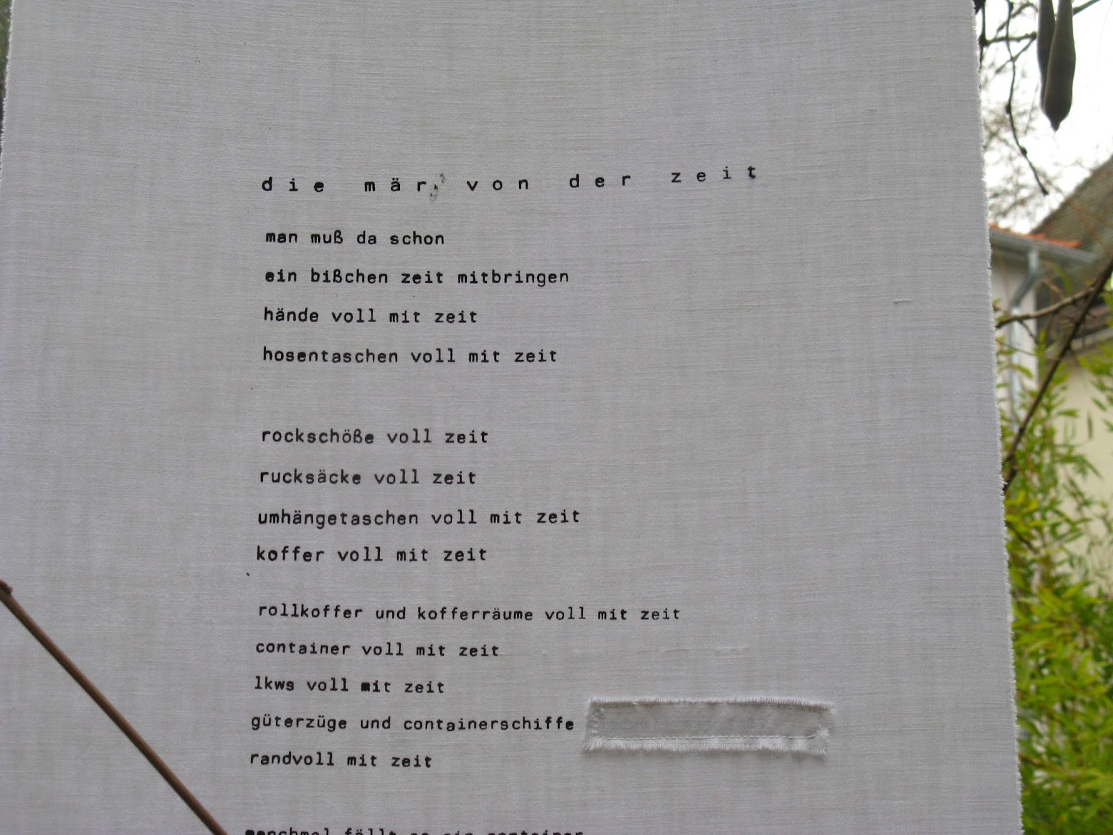 poesie am offentlichen baum